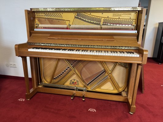 GROTRIAN-STEINWEG Klavier der Spitzenklasse. 124, G124, Classic
