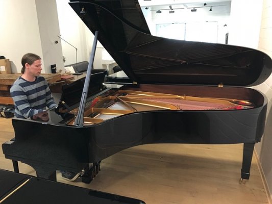 Jetzt mieten ! Klavier / Flügel / E-Piano. Neu und gebraucht !