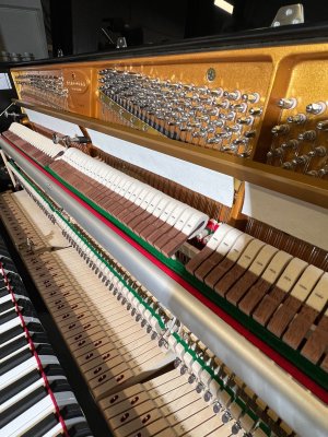 Angebot der Woche – neues Schimmel Klavier F 121 Tradition in Schwarz poliert chrom