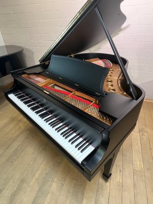 STEINWAY & SONS Flügel M 170 schwarz matt - generalüberholt