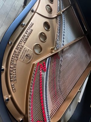 STEINWAY & SONS Flügel M 170 schwarz matt - generalüberholt