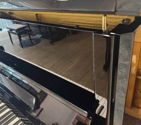 SCHIMMEL Klavier 130 T schwarz poliert - Made in Germany - mit Renner Mechanik - Bester Zustand