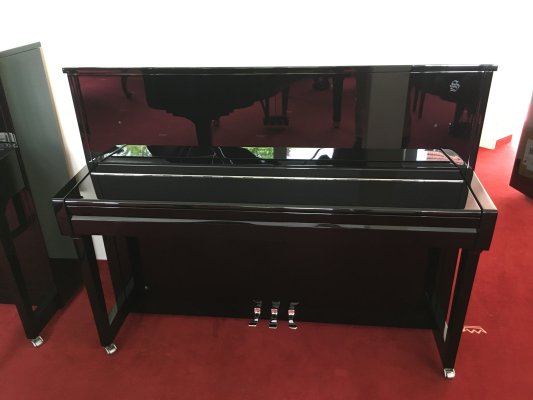 Preview: Angebot der Woche – neues Schimmel Klavier F 116 Tradition in schwarz poliert chrom