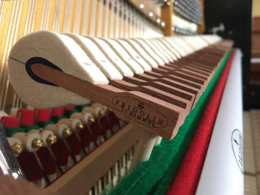 Angebot der Woche – neues Schimmel Klavier F 116 Tradition in schwarz poliert chrom