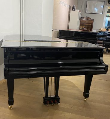 STEINWAY & SONS Flügel Modell M-170 schwarz poliert - durch die Generalüberholung wieder neuwertig -