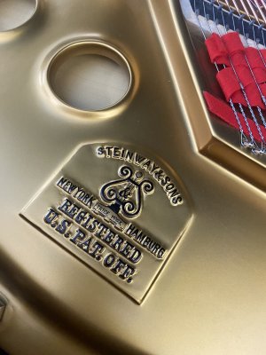 STEINWAY & SONS Flügel Modell M-170 schwarz poliert - generalüberholt