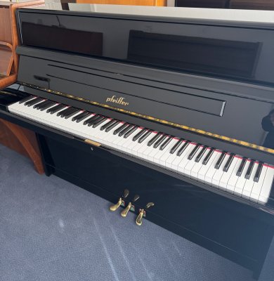 Pfeiffer Klavier 112 schwarz poliert mit Renner Mechanik - gebraucht