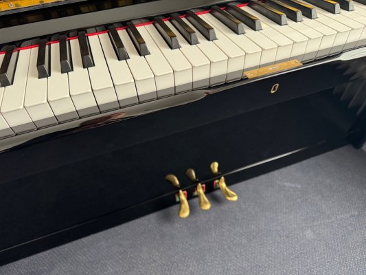 Pfeiffer Klavier 112 schwarz poliert mit Renner Mechanik - gebraucht