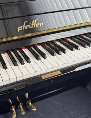Pfeiffer Klavier 112 schwarz poliert mit Renner Mechanik - gebraucht