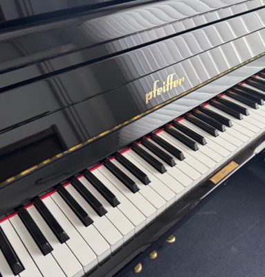 Pfeiffer Klavier 112 schwarz poliert mit Renner Mechanik - gebraucht