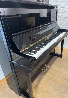 Preview: SCHIMMEL Klavier 130 T schwarz poliert - Made in Germany - mit Renner Mechanik - Bester Zustand