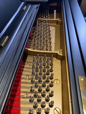 STEINWAY & SONS Flügel Modell M-170 schwarz matt - generalüberholt