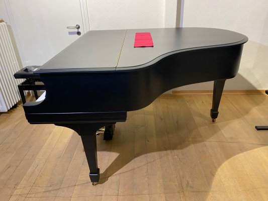 STEINWAY & SONS Flügel Modell M-170 schwarz matt - generalüberholt