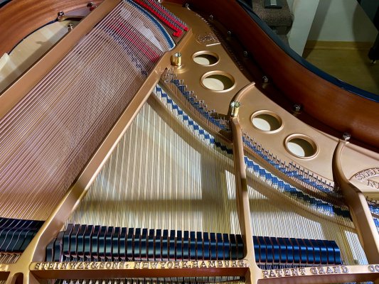 STEINWAY & SONS Flügel Modell O-180 - generalüberholt