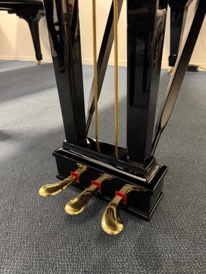 STEINWAY & SONS Flügel Modell B-211 schwarz poliert - gebraucht - generalüberholt