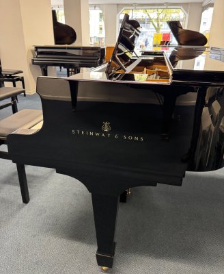STEINWAY & SONS Flügel Modell B-211 schwarz poliert - gebraucht - generalüberholt