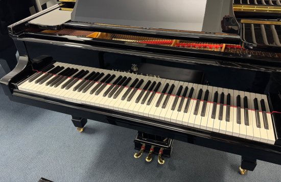 STEINWAY & SONS Flügel Modell B-211 schwarz poliert - gebraucht - generalüberholt