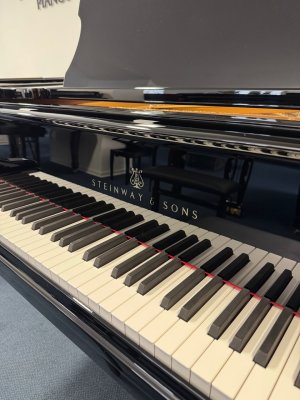 Preview: STEINWAY & SONS Flügel Modell B-211 schwarz poliert - gebraucht - generalüberholt