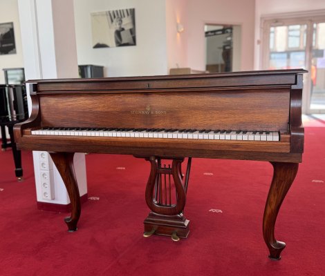 STEINWAY & SONS Flügel Modell S-155 Nussbaum - vom STEINWAY Techniker