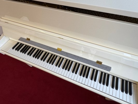 SCHIMMEL Klavier W 114 Tradition weiss poliert - wie neu