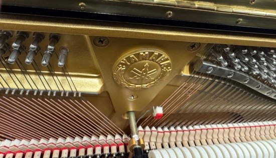 YAMAHA Klavier Modell U3 AS mit Sostenuto Pedal schwarz poliert - Deutsche Erstauslieferung. 1. Hand privat