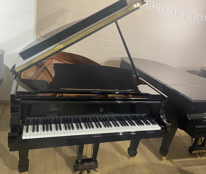 STEINWAY & SONS Flügel A 188 cm in schwarz poliert - generalüberholt - neuwertig