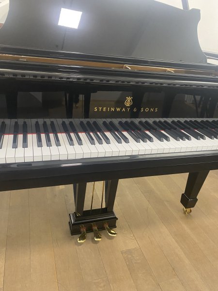 STEINWAY & SONS Flügel Modell B-211 Baujahr 1981 Hamburg