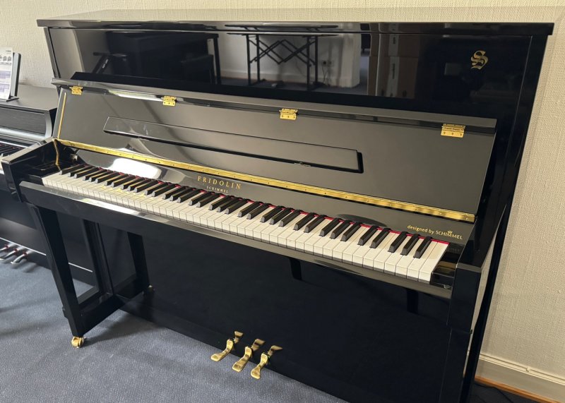 SCHIMMEL Klavier Fridolin F 121 Tradition schwarz poliert - wenig gespielt- Beste Gelegenheit mit Garantie