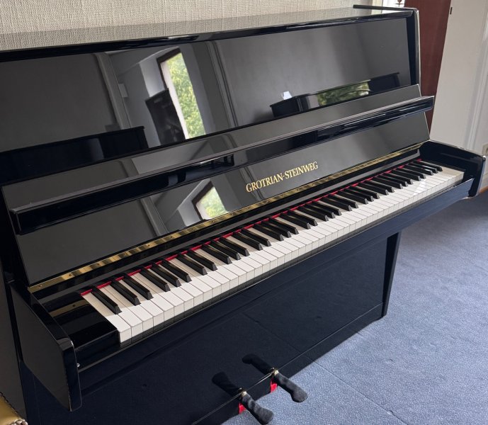 GROTRIAN-STEINWEG Klavier Modell 120 M schwarz poliert- Der Klassiker im deutschen Klavierbau