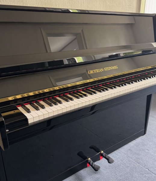 GROTRIAN-STEINWEG Klavier Modell 120 M schwarz poliert- Der Klassiker im deutschen Klavierbau