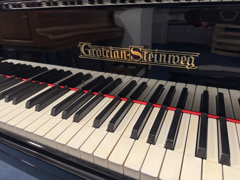 GROTRIAN-STEINWEG Flügel 200 schwarz poliert - überholt vom Klavierbaumeister