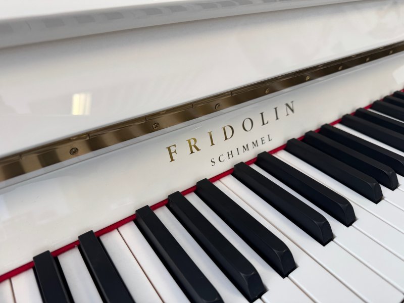 Angebot der Woche – neues Schimmel Klavier F 121 Tradition in Weiss poliert
