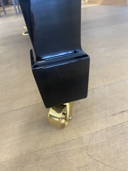 STEINWAY & SONS Flügel Modell M-170 schwarz poliert - generalüberholt