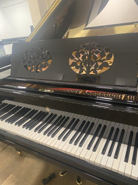 STEINWAY & SONS Flügel Modell O-180 schwarz poliert - generalüberholt