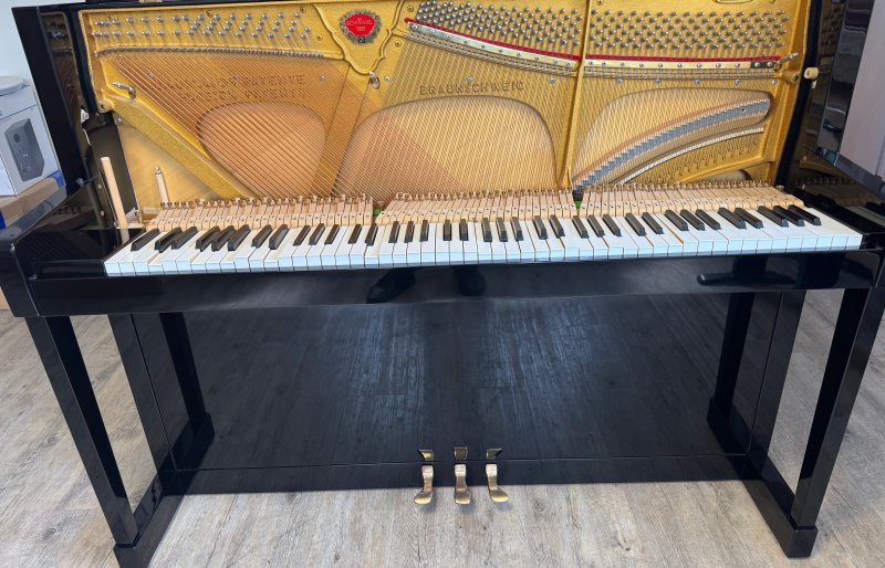 SCHIMMEL Klavier 116S schwarz poliert - gebraucht - in Vorbereitung