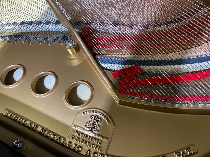 STEINWAY & SONS Flügel Modell M-170 schwarz matt - generalüberholt