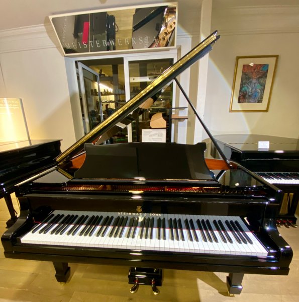 STEINWAY & SONS Flügel Modell O-180 - generalüberholt