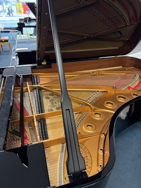 STEINWAY & SONS Flügel Modell B-211 schwarz poliert - gebraucht - generalüberholt