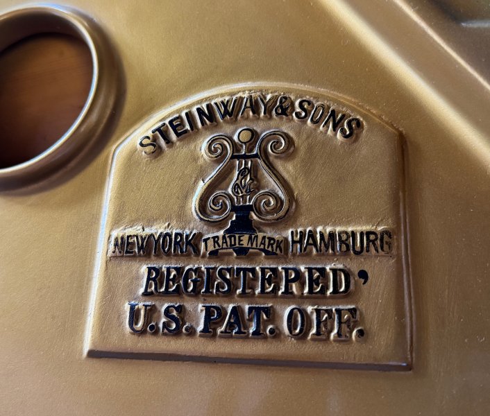 STEINWAY & SONS Flügel Modell S-155 Nussbaum - vom STEINWAY Techniker