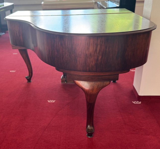 STEINWAY & SONS Flügel Modell S-155 Nussbaum - vom STEINWAY Techniker