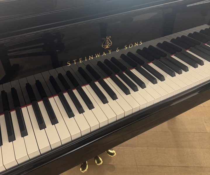 STEINWAY & SONS Flügel A3 schwarz poliert - "der kleine B !"